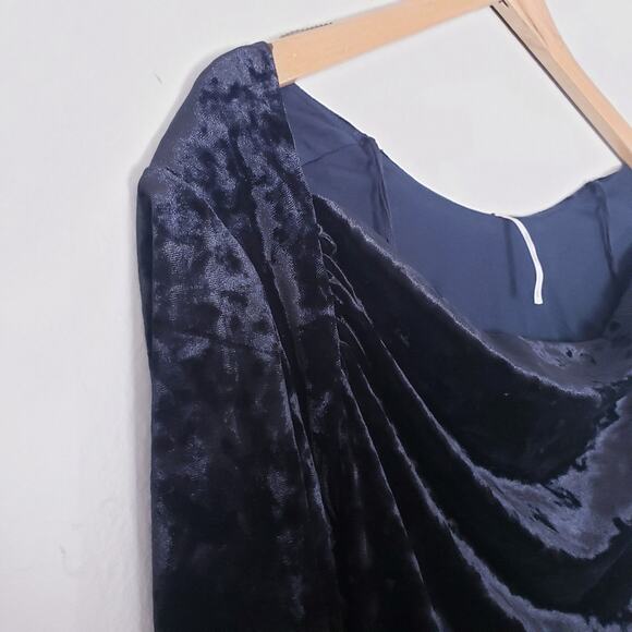 NEW Free People Date Velvet Blouse Long Sleeve Cowl Neck Black L - Picture 5 of 11